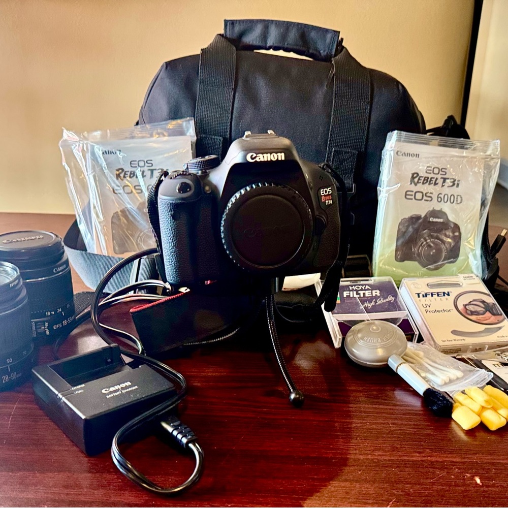 Canon Black Digital Camera Kit with Essential Accessories